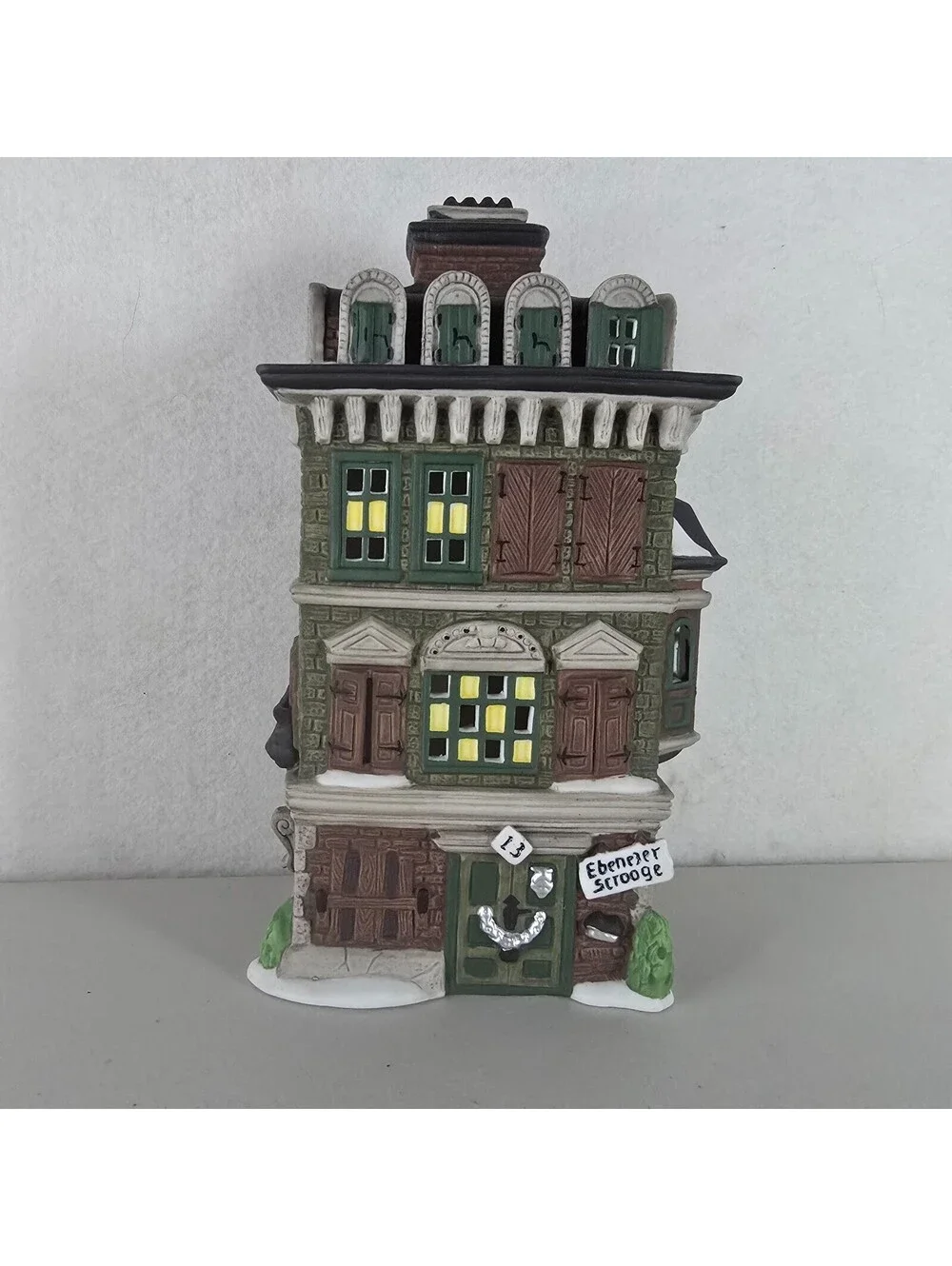 Dept 56 The Flat of Ebenezer Scrooge 5587-5 Dickens Village Series Heritage VTG